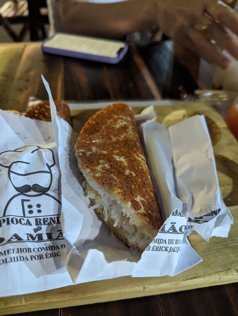 Tapioca de coco e quejio - tradiční brazilské jídlo