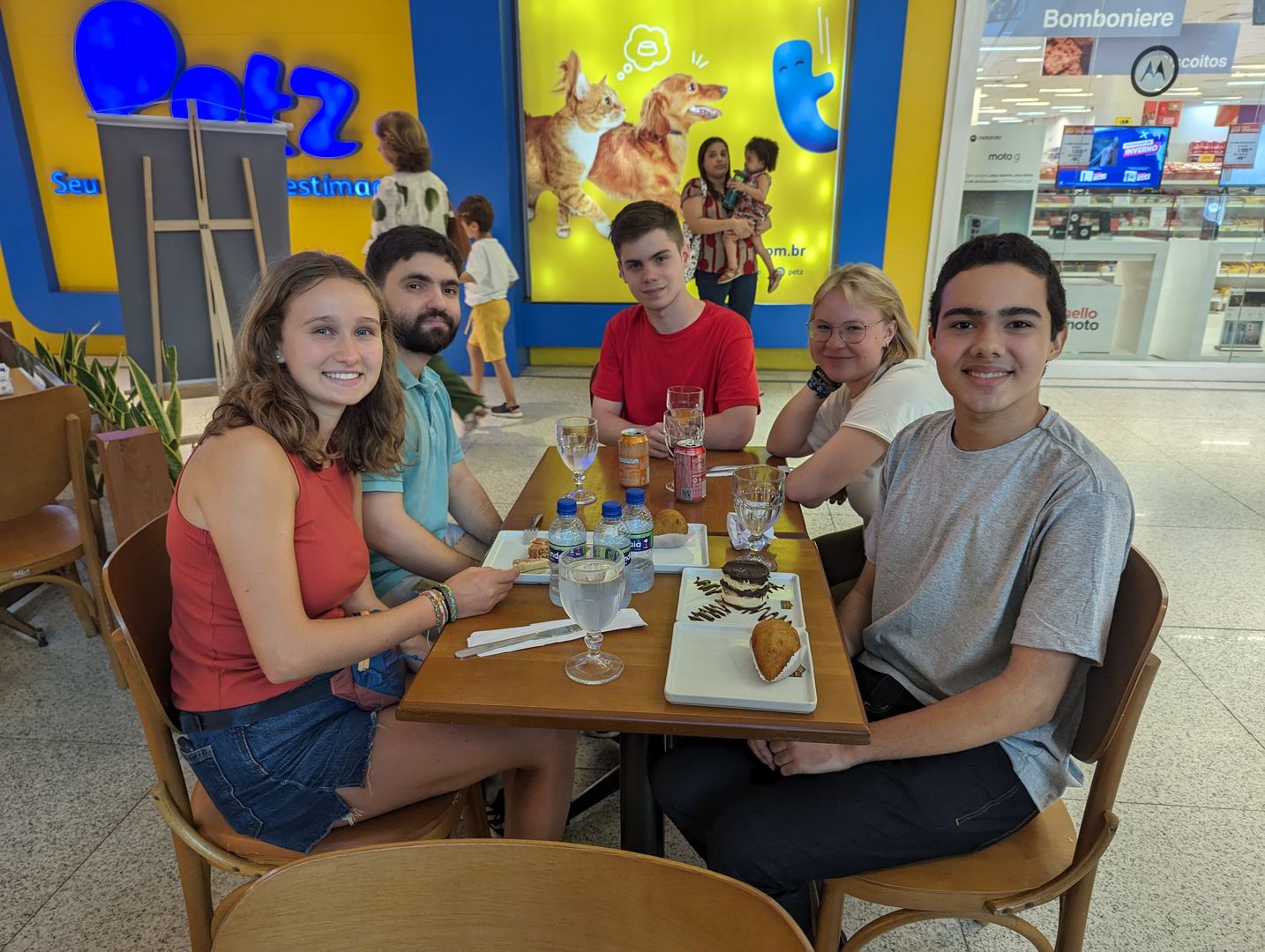 První neoficiální rotary meeting. Zleva Gianna, Gabriel, já, Annika a Lucas