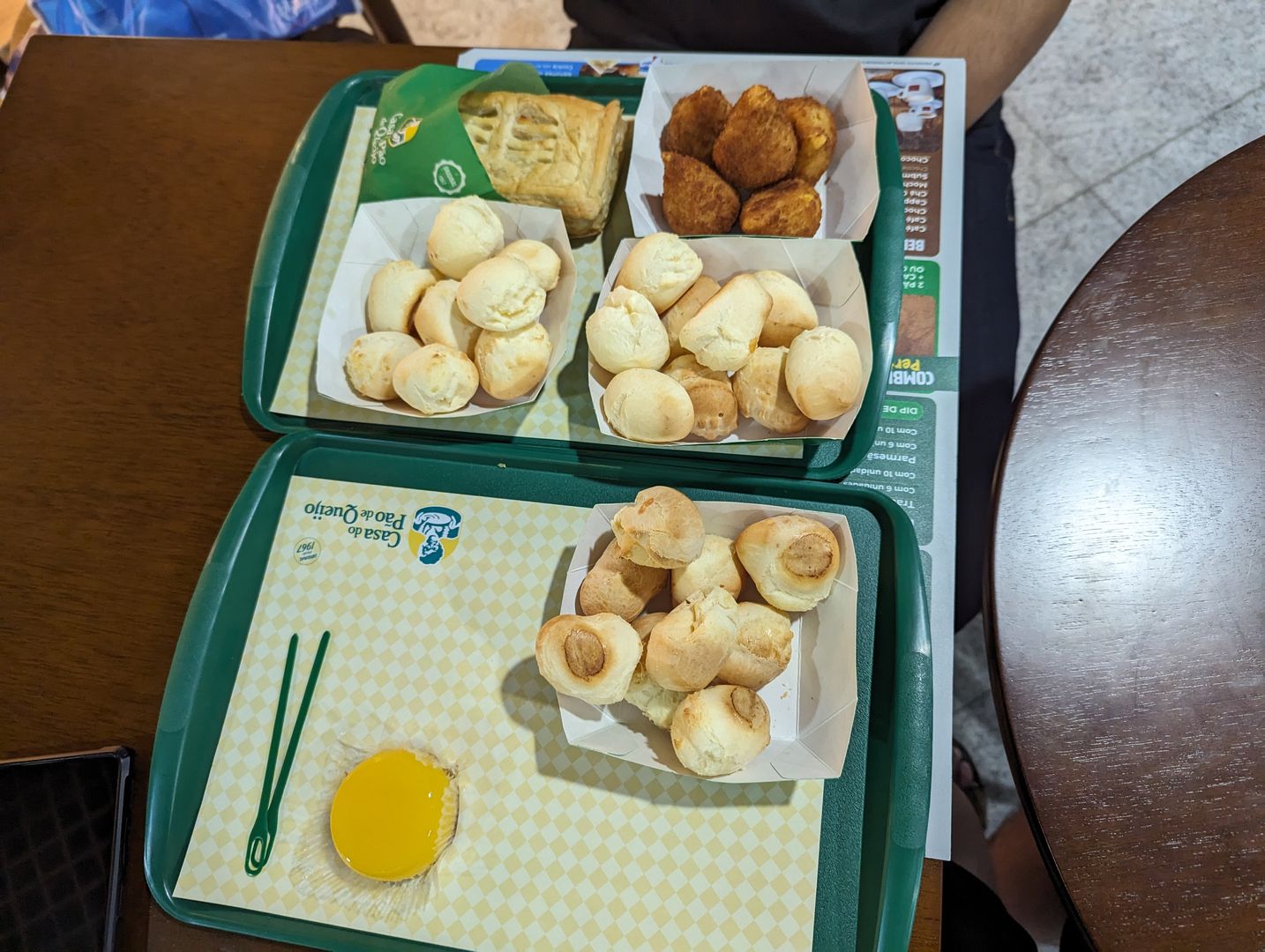 Pão de queijo a Coxinha