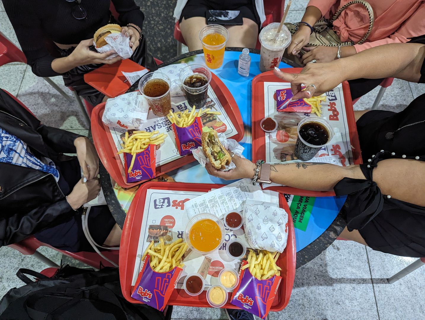 Večeře ve fast-foodu Bob's